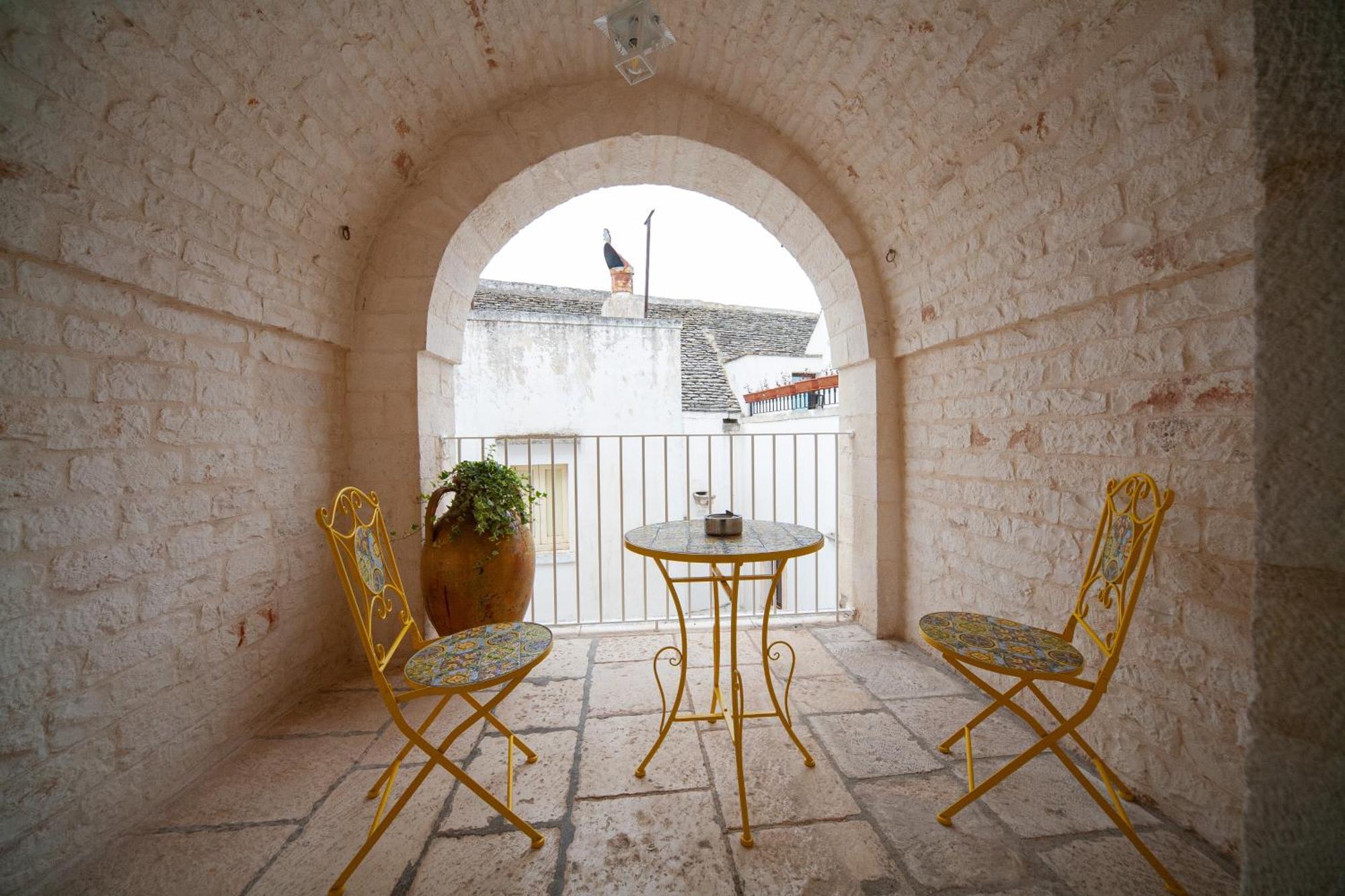 Hotel Bella Itria - Esclusiva Dimora Storica Del Borgo Antico Locorotondo Exterior foto